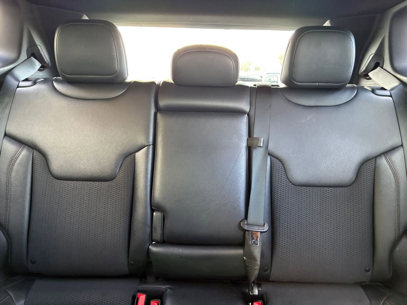 Used 2025 Jeep Compass Trailhawk image 37