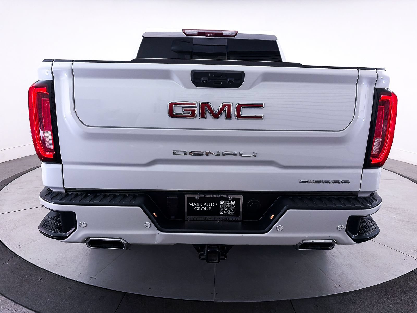 Used 2023 GMC Sierra 1500 Denali w/ Denali Reserve Package AWD/4WD image 16