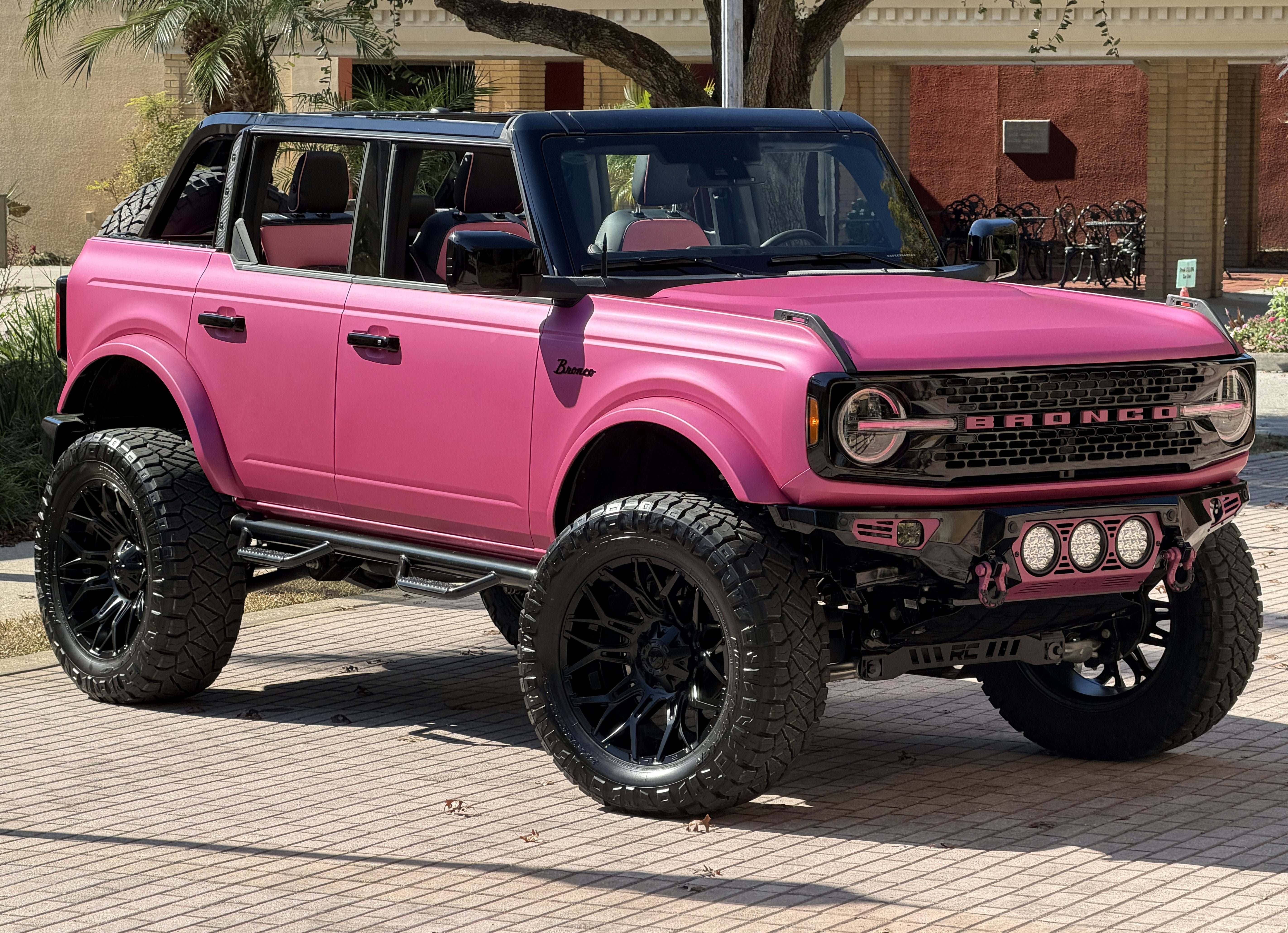 Used 2025 Ford Bronco Outer Banks AWD/4WD image 5