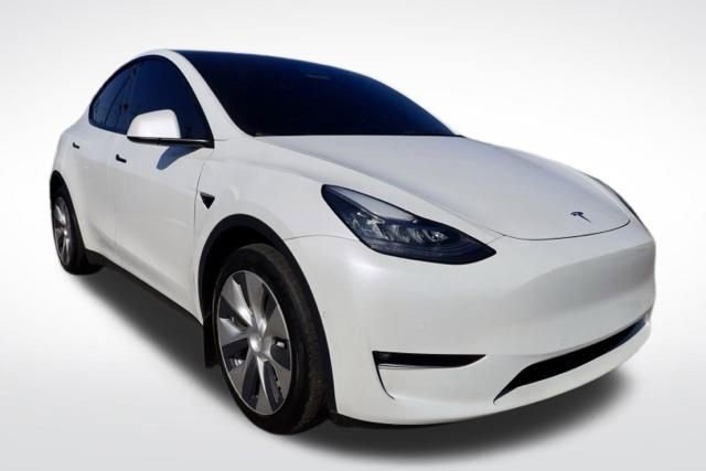 Used 2021 Tesla Model Y Long Range image 2