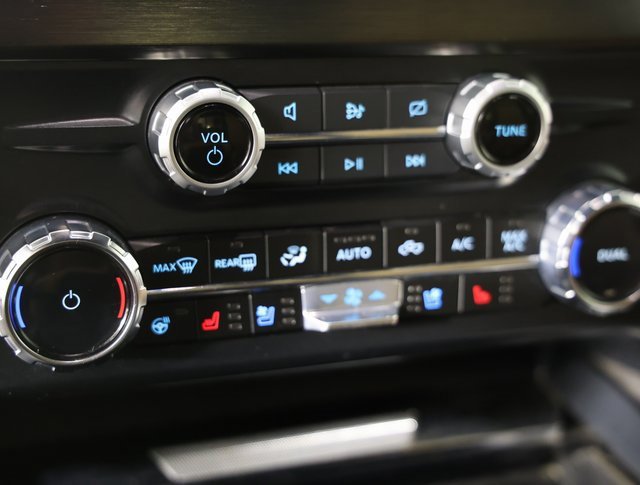 Used 2023 Ford F250 Lariat w/ Chrome Package image 19