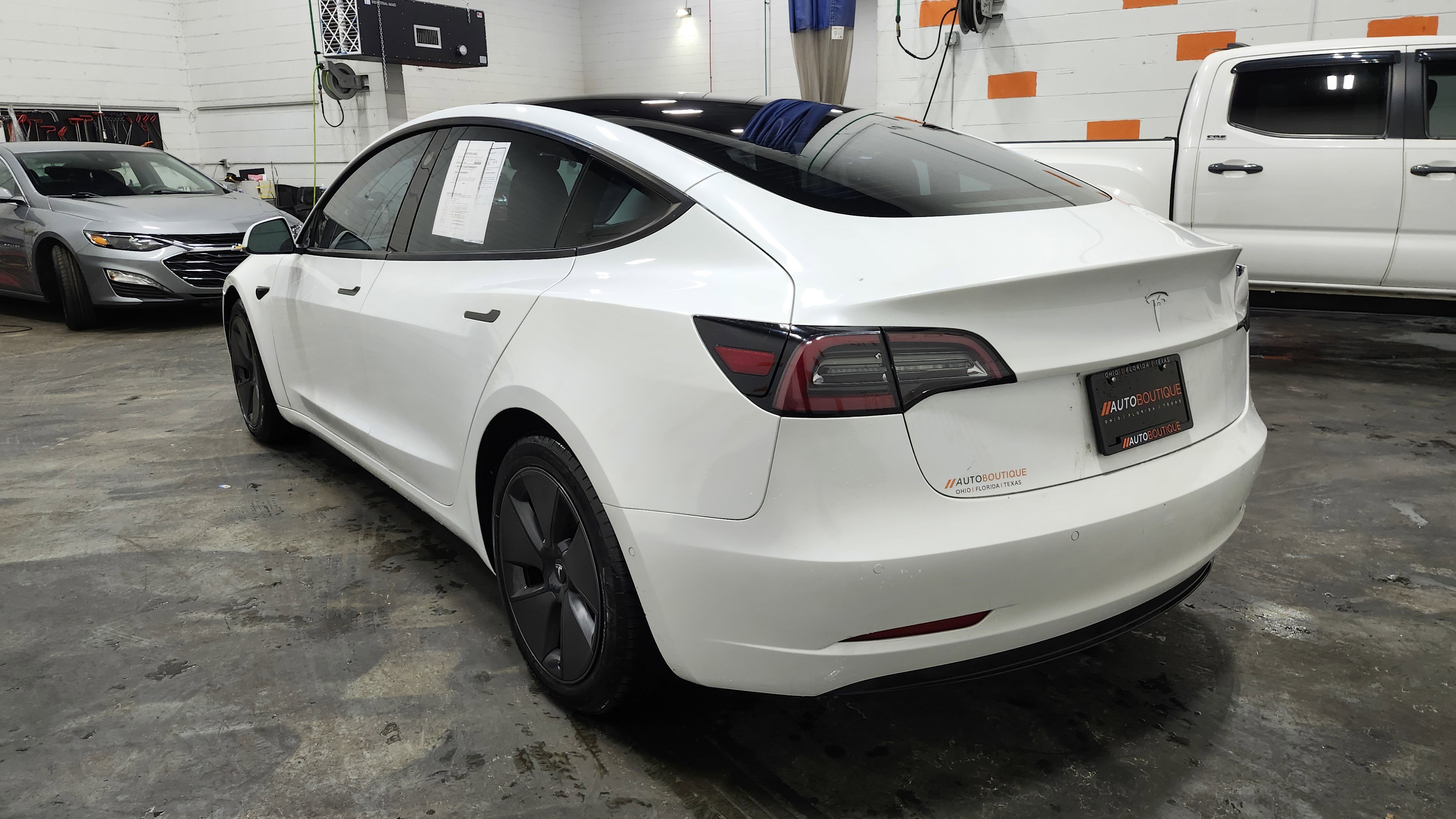 Used 2021 Tesla Model 3 Standard Range Plus image 14