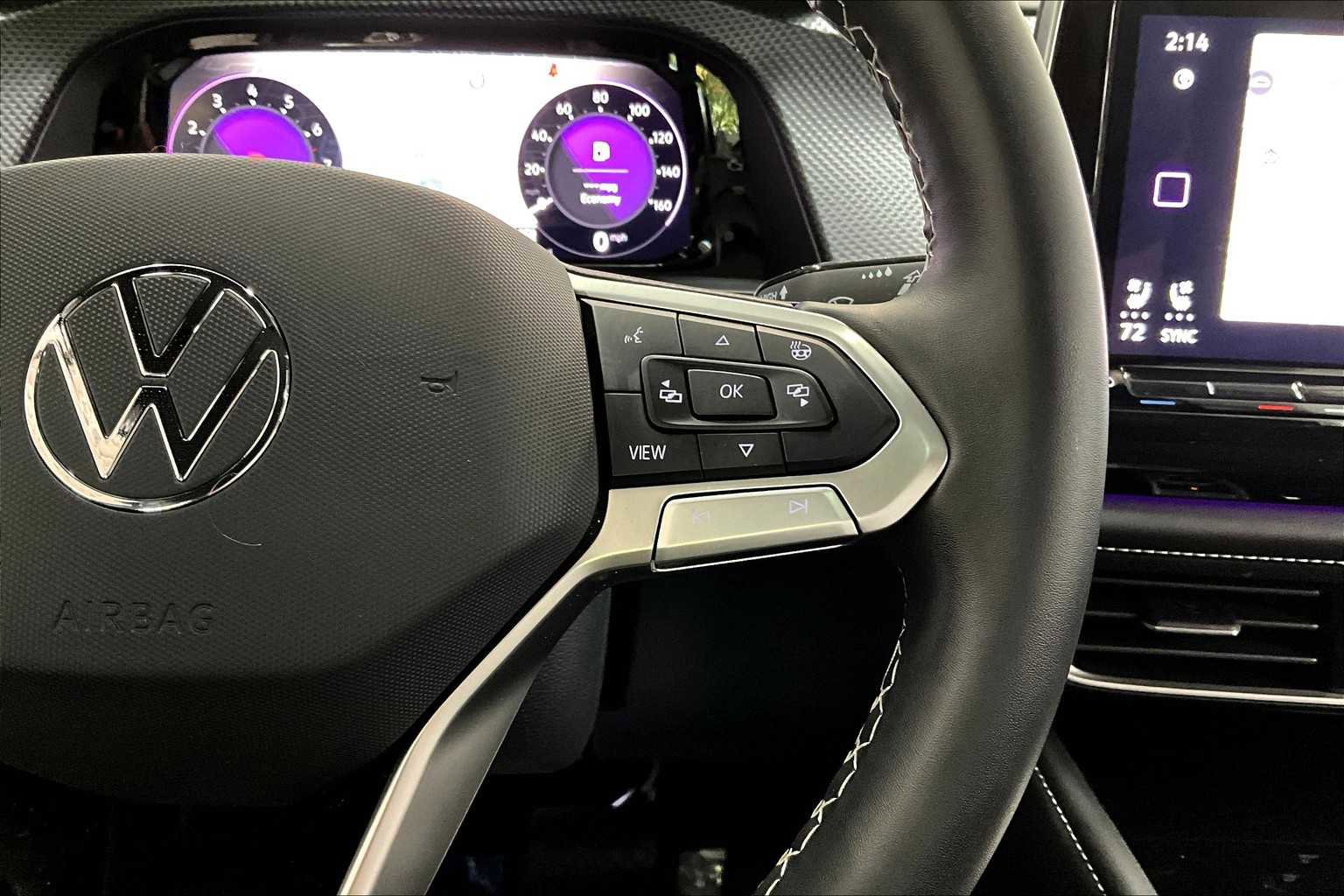 Used 2025 Volkswagen Atlas Cross Sport SEL image 22