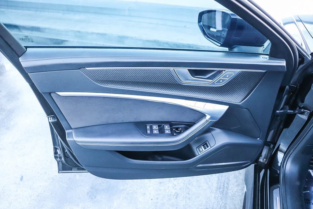 Used 2022 Audi RS 6 w/ Carbon Optic Package AWD/4WD image 24