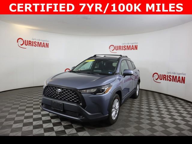 Used 2022 Toyota Corolla Cross LE AWD/4WD image 2