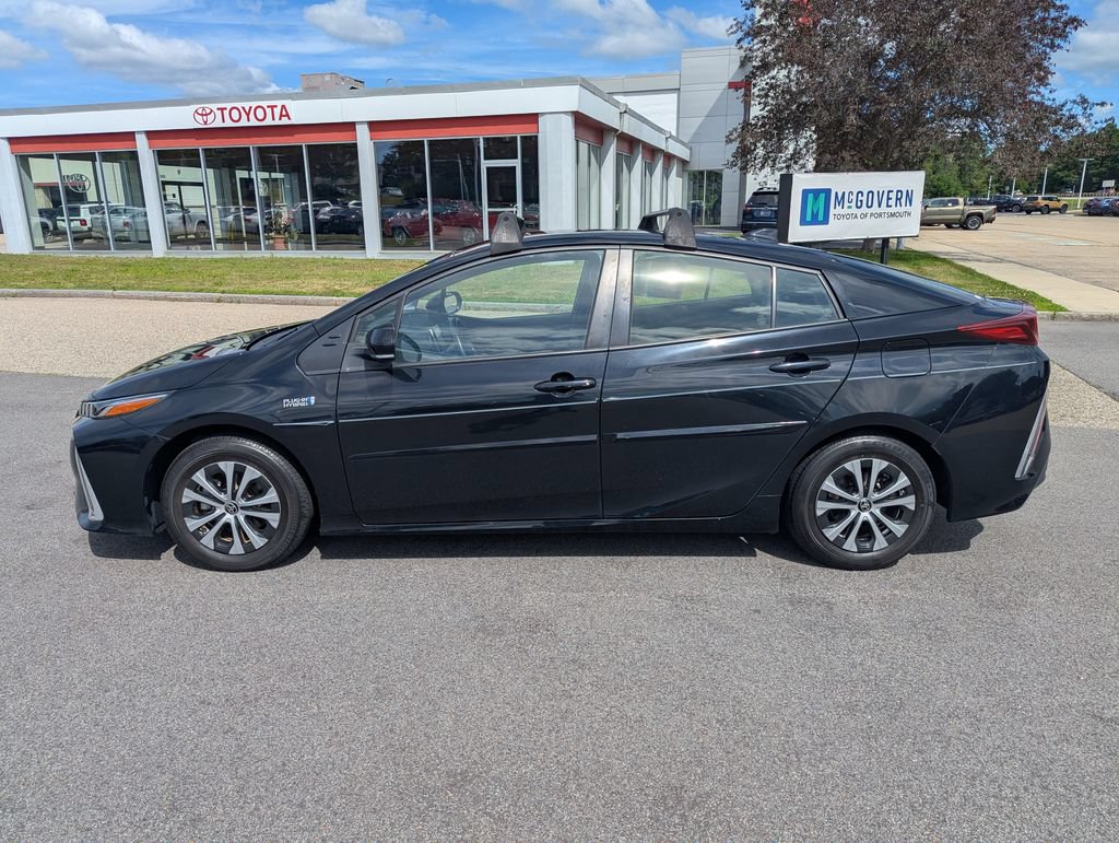 Used 2021 Toyota Prius Prime XLE FWD image 2