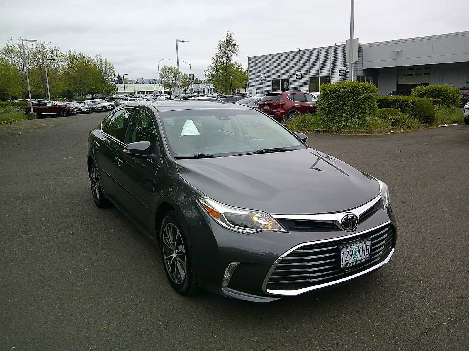 Used 2017 Toyota Avalon XLE Premium w/ All Weather Liner Package FWD image 7