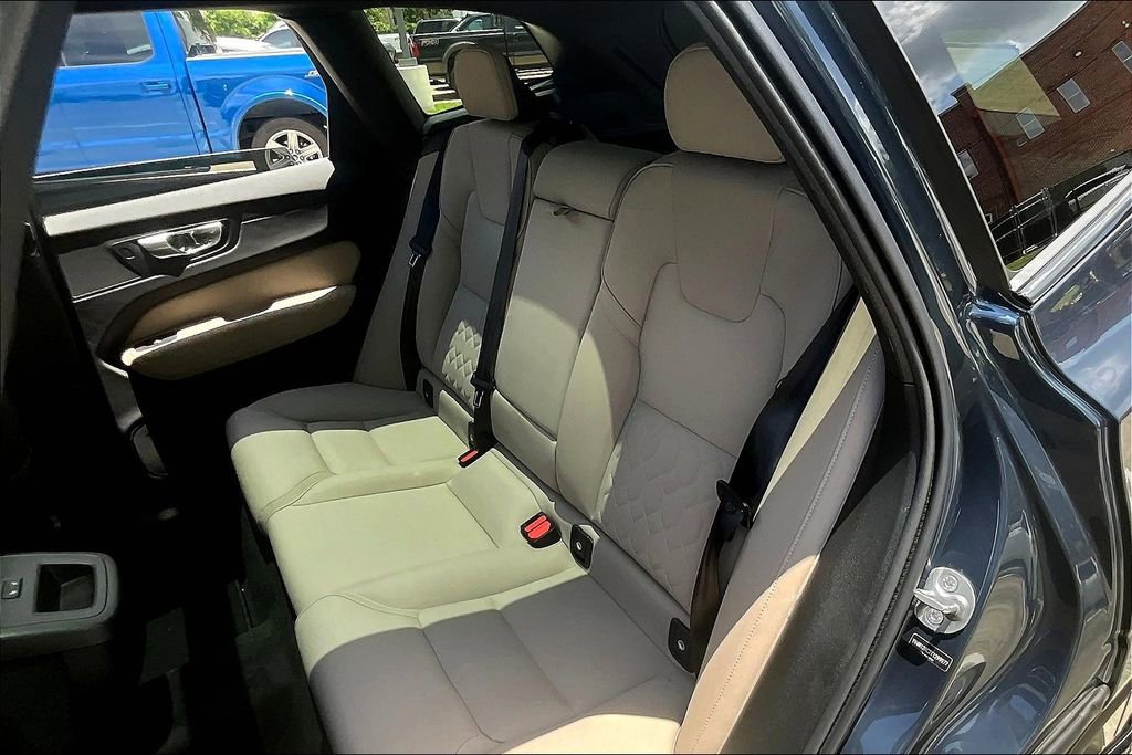 New 2026 Volvo XC60 B5 Plus w/ Protection Package Premier AWD/4WD image 22