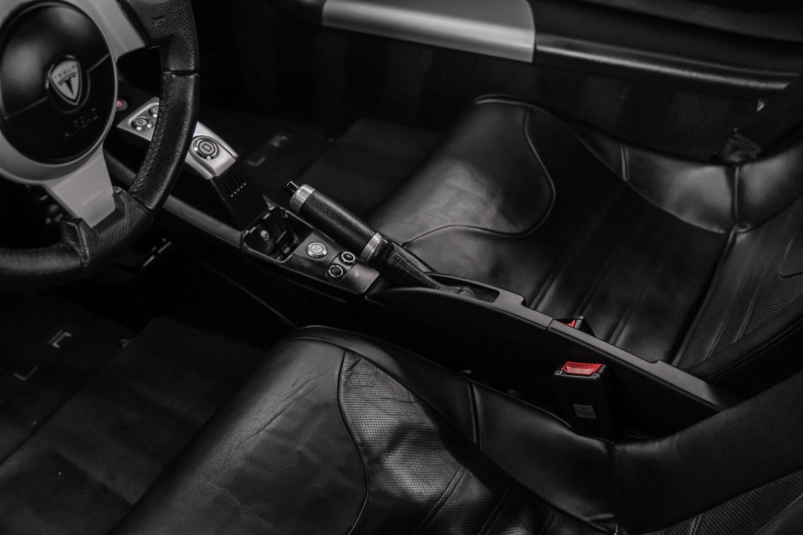 Used 2010 Tesla Roadster image 19