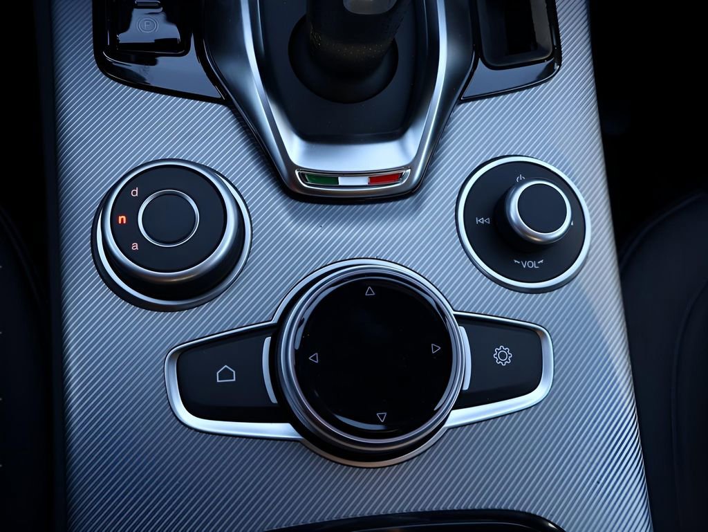 New 2025 Alfa Romeo Stelvio Sprint image 29