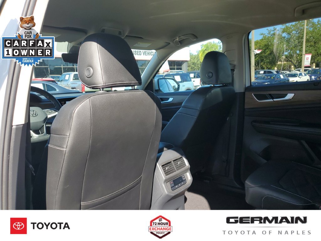 Used 2024 Volkswagen Atlas SE w/ Black Wheel Package FWD image 24