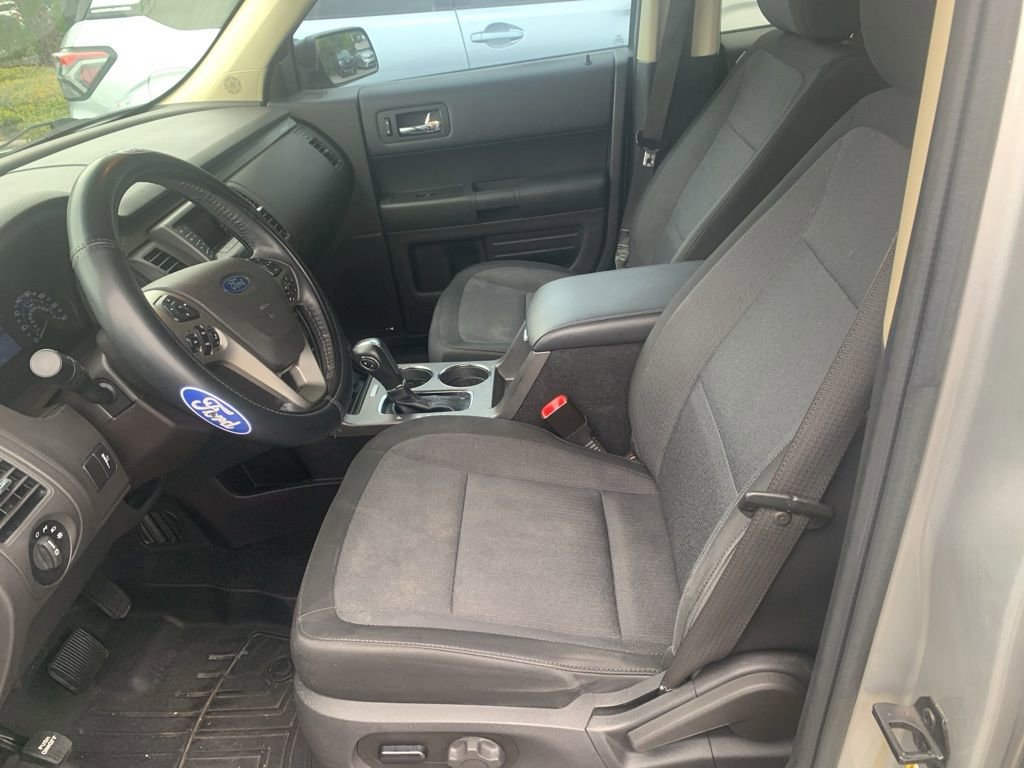 Used 2019 Ford Flex SE image 3