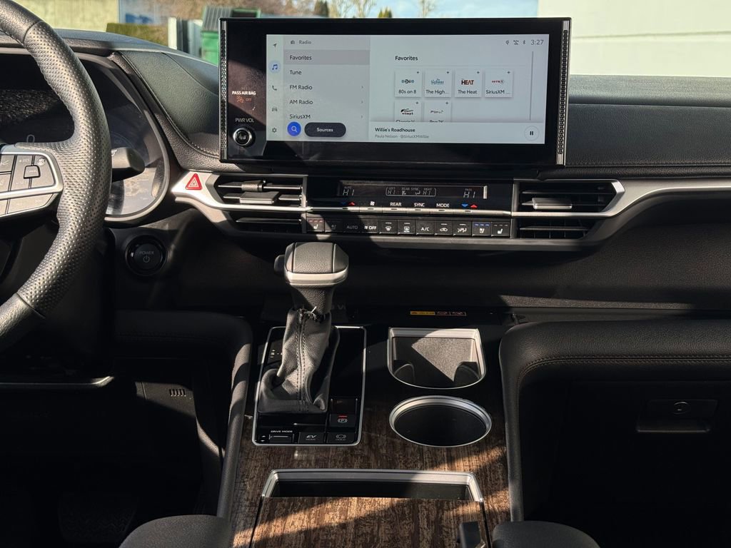 Certified 2025 Toyota Sienna Limited AWD/4WD image 17