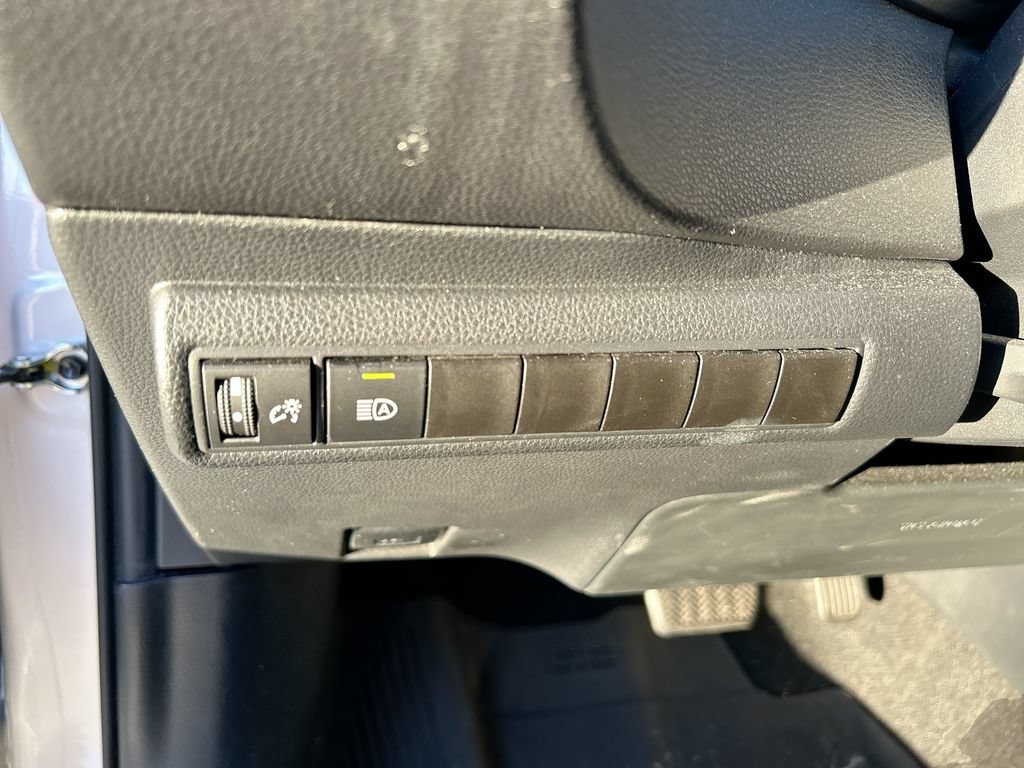 Used 2024 Toyota Corolla LE FWD image 13