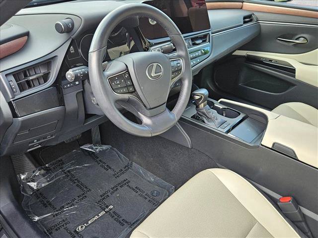 Used 2025 Lexus ES 350 w/ Premium Package FWD image 10