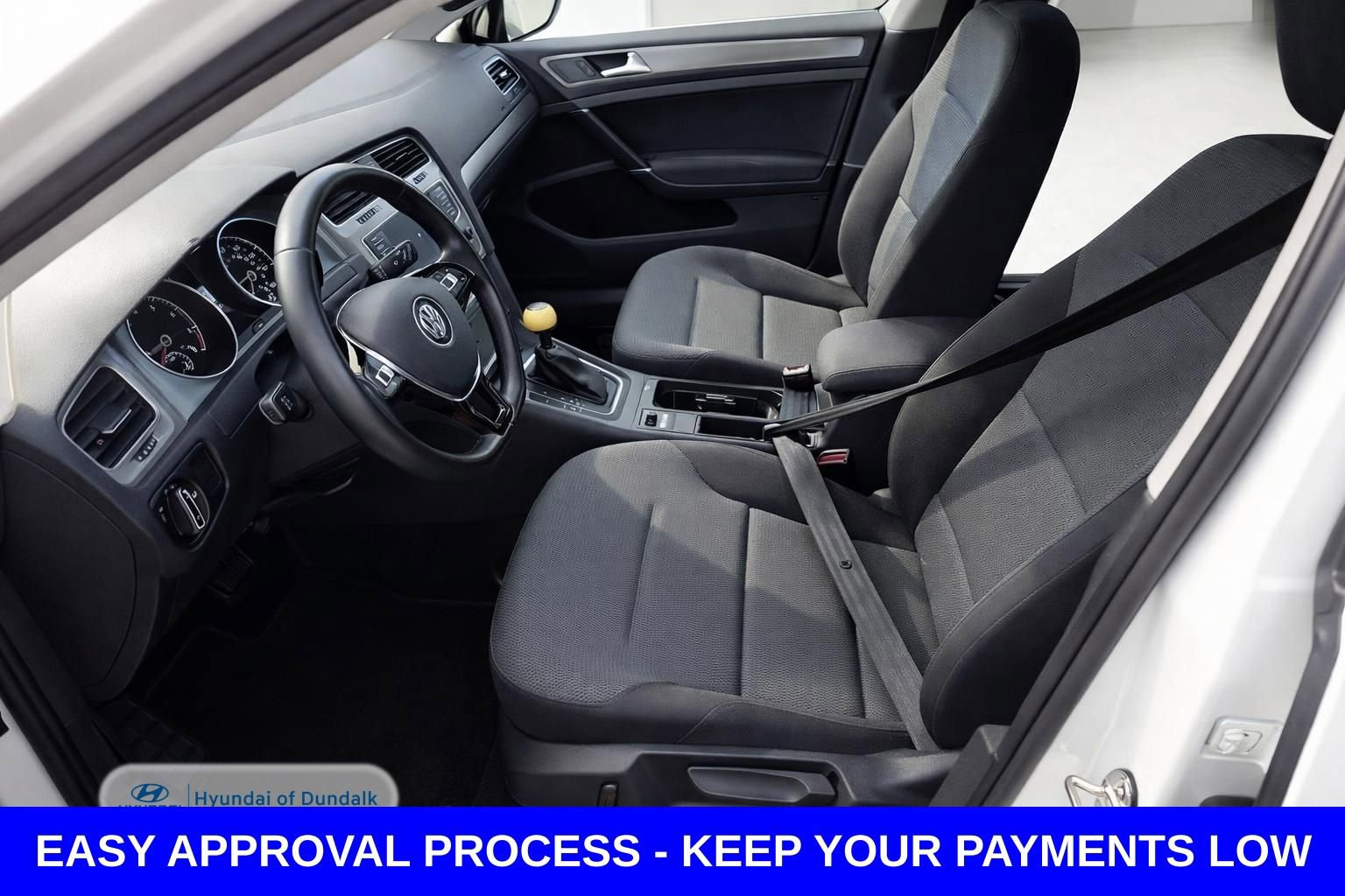 Used 2017 Volkswagen Golf S image 17