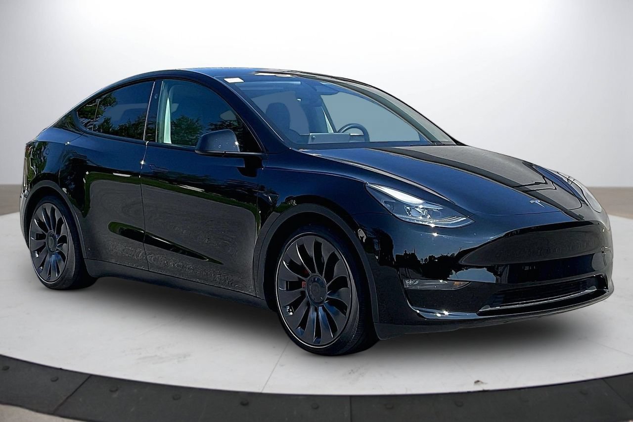 Used 2025 Tesla Model Y Performance AWD/4WD image 2
