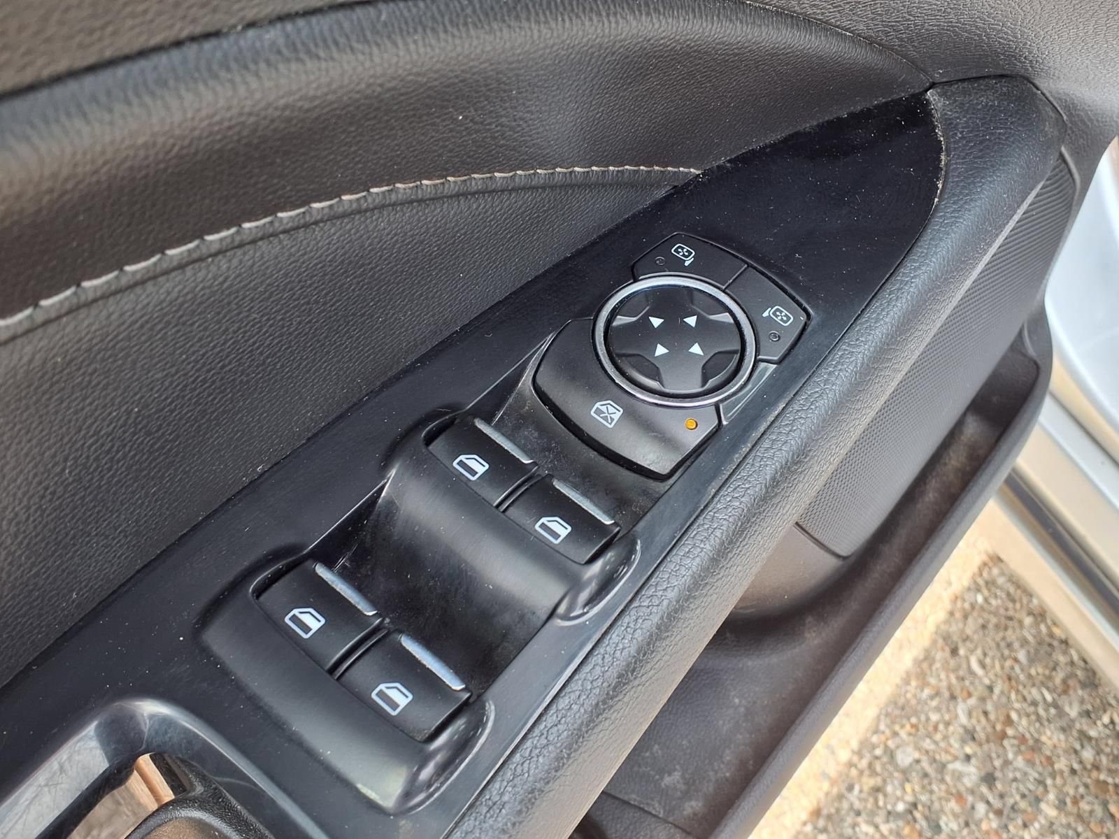 Used 2014 Ford Fusion Titanium FWD image 14