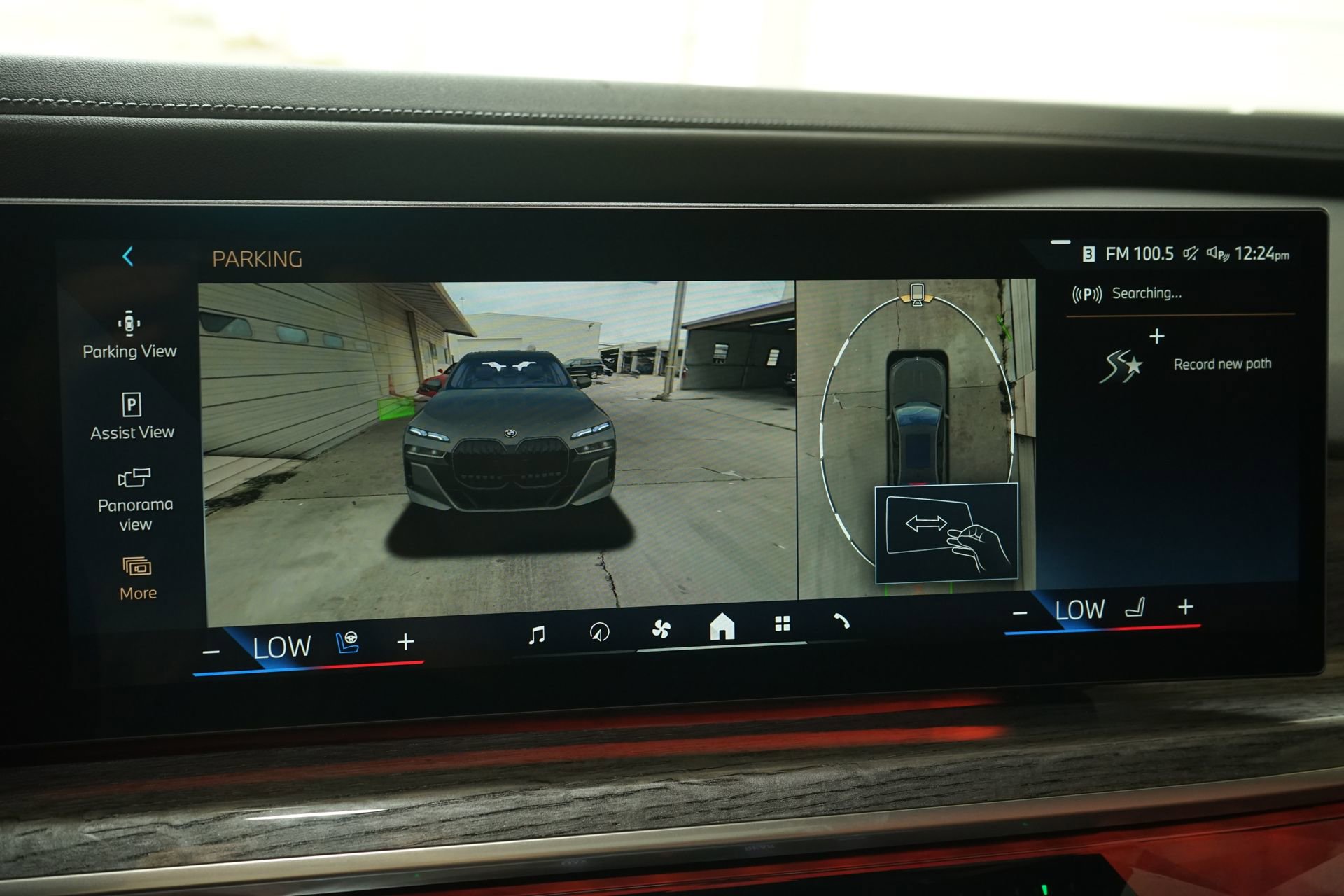 Used 2024 BMW 760i xDrive w/ Executive Package image 18