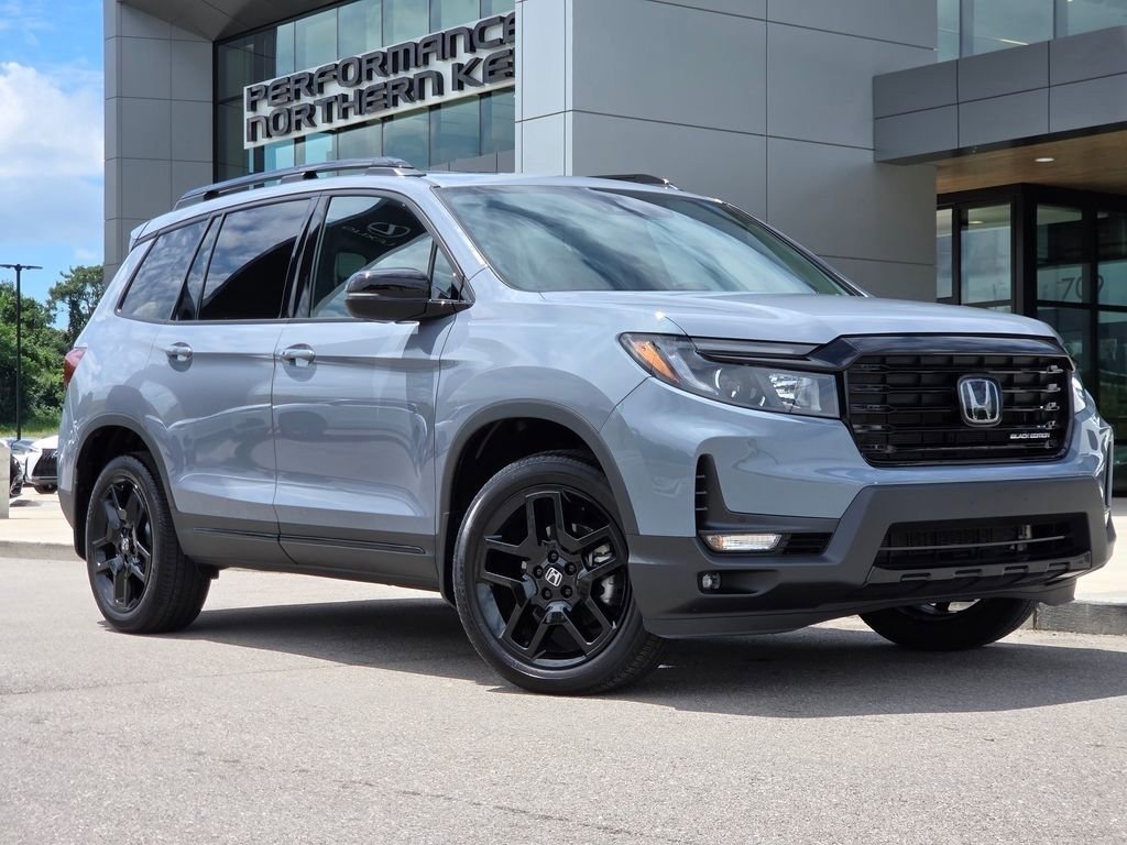 Used 2025 Honda Passport Black Edition image 2