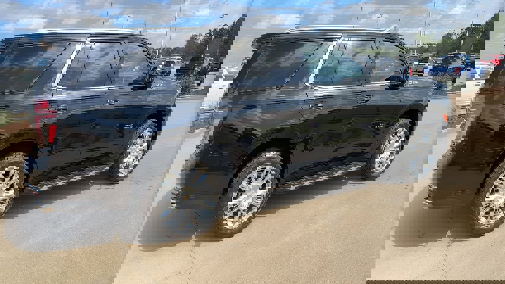 Used 2023 Chevrolet Tahoe High Country image 9