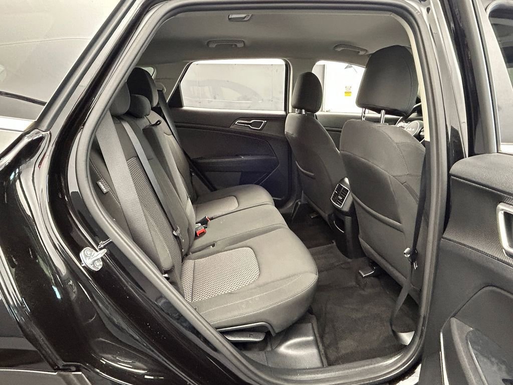 Used 2024 Kia Sportage LX image 33