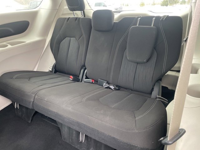 Used 2023 Chrysler Voyager LX image 16