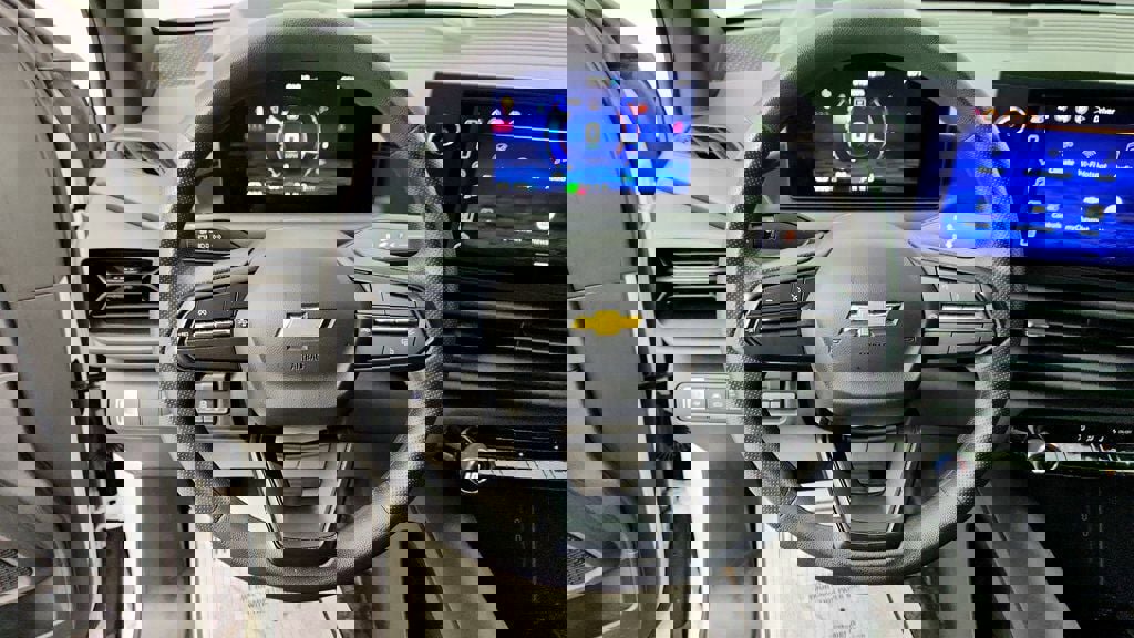 Used 2024 Chevrolet Silverado EV W/T AWD/4WD image 13