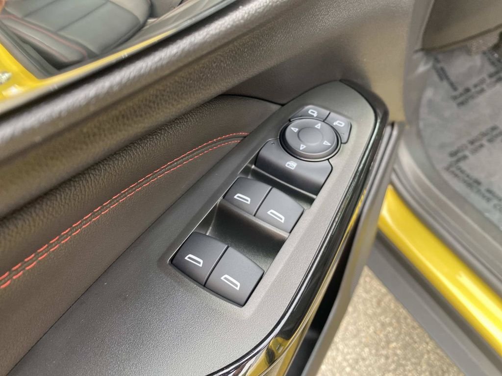 Used 2025 Chevrolet Trax RS w/ Driver Confidence Package FWD image 17