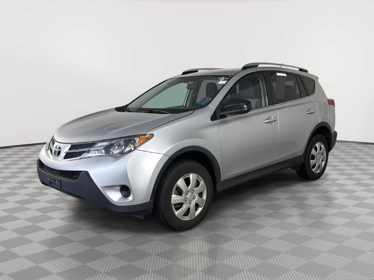Used 2013 Toyota RAV4 LE AWD/4WD image 3
