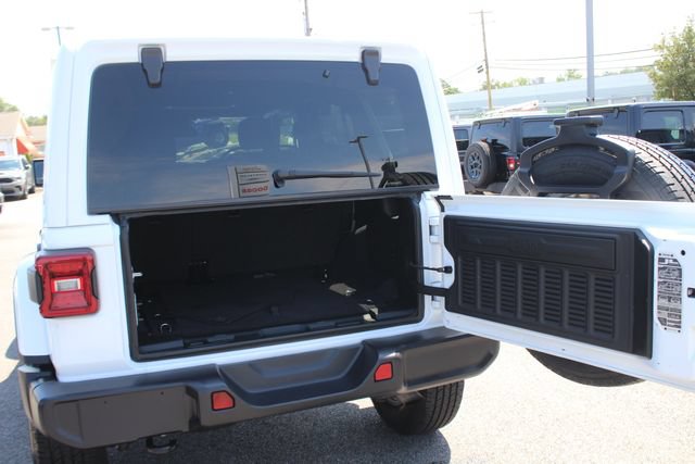 Used 2025 Jeep Wrangler Unlimited Sahara AWD/4WD image 25
