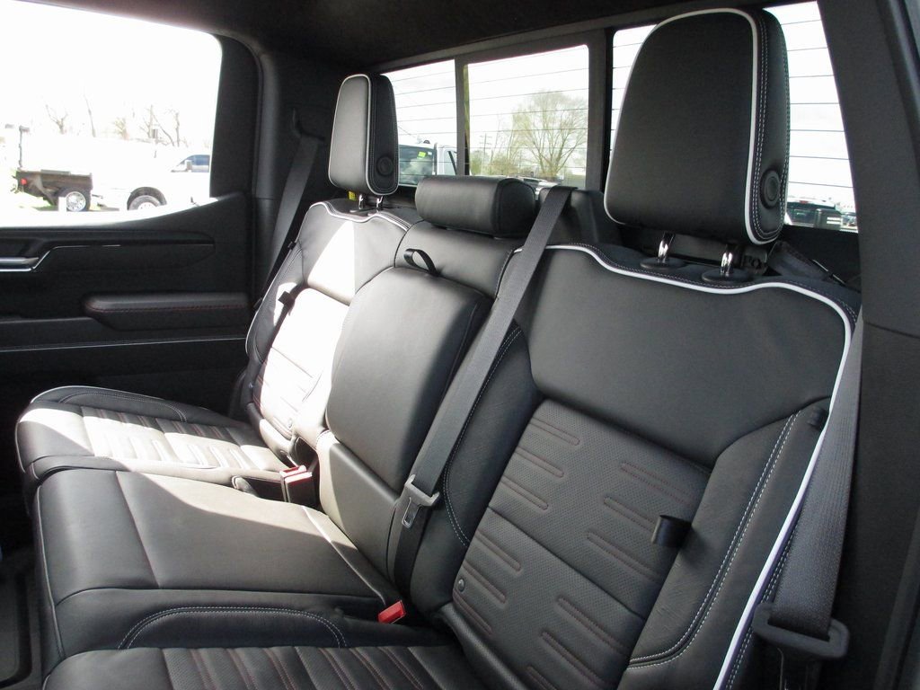Used 2024 GMC Sierra 1500 AT4X image 22