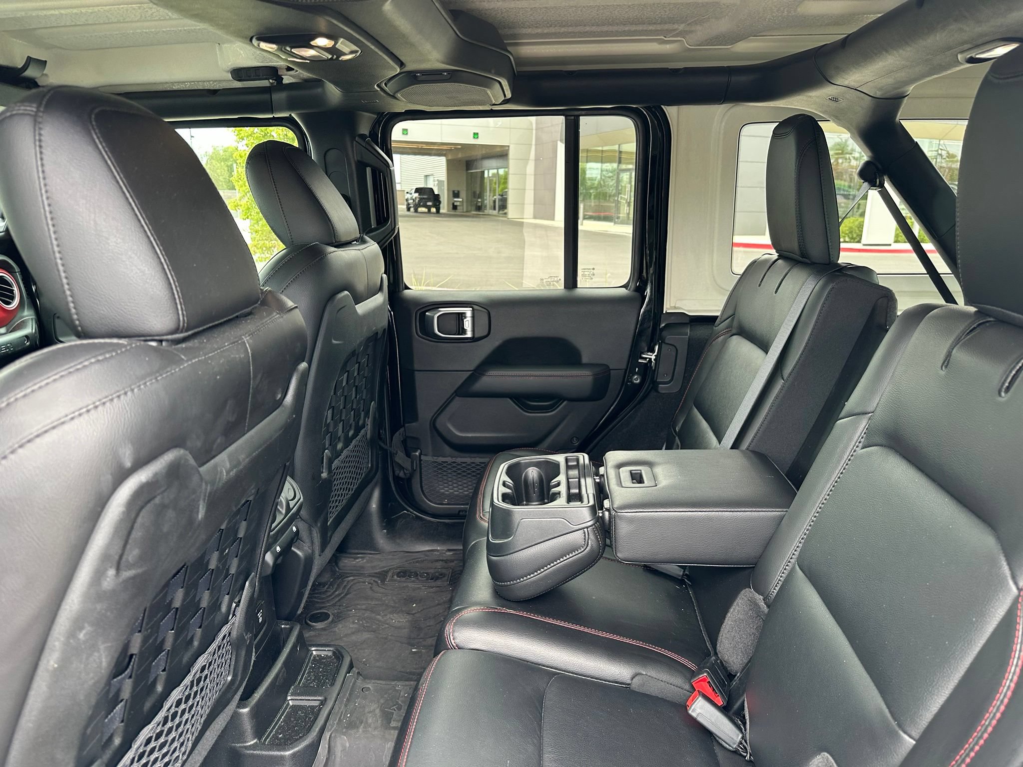 Used 2023 Jeep Wrangler Unlimited Rubicon w/ Cold Weather Group AWD/4WD image 6