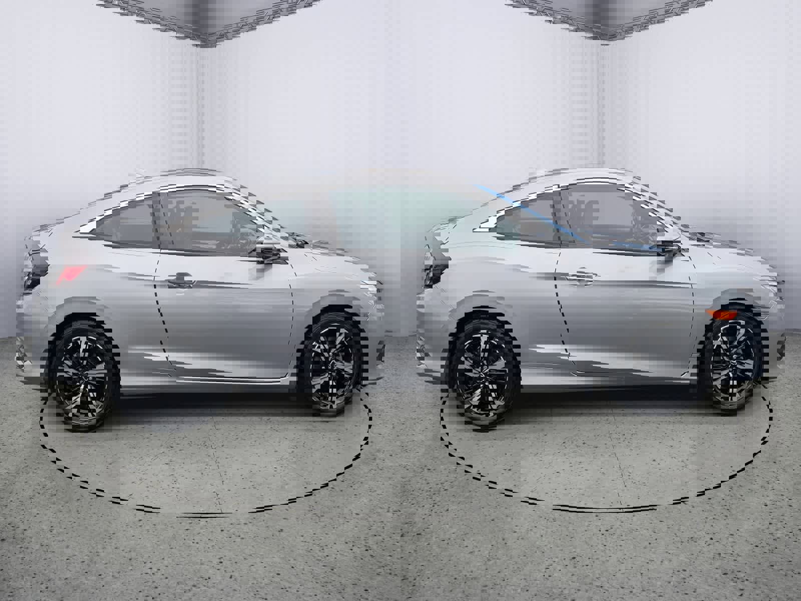 Used 2016 Honda Civic Touring image 2