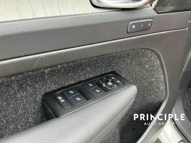 Certified 2021 Volvo XC40 T4 Inscription w/ Climate Package image 22