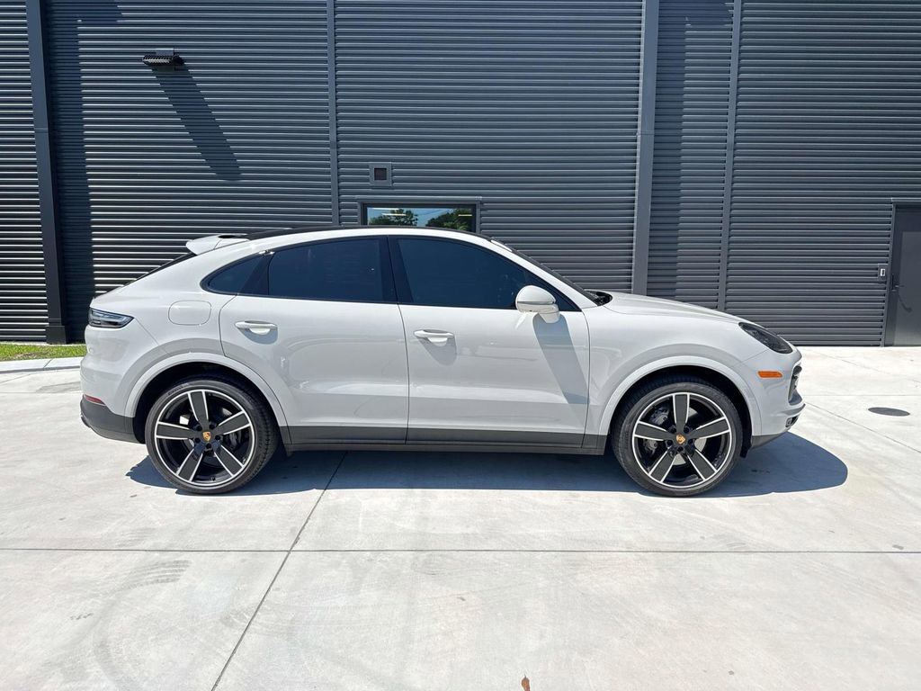 Certified 2023 Porsche Cayenne S Platinum AWD/4WD image 10