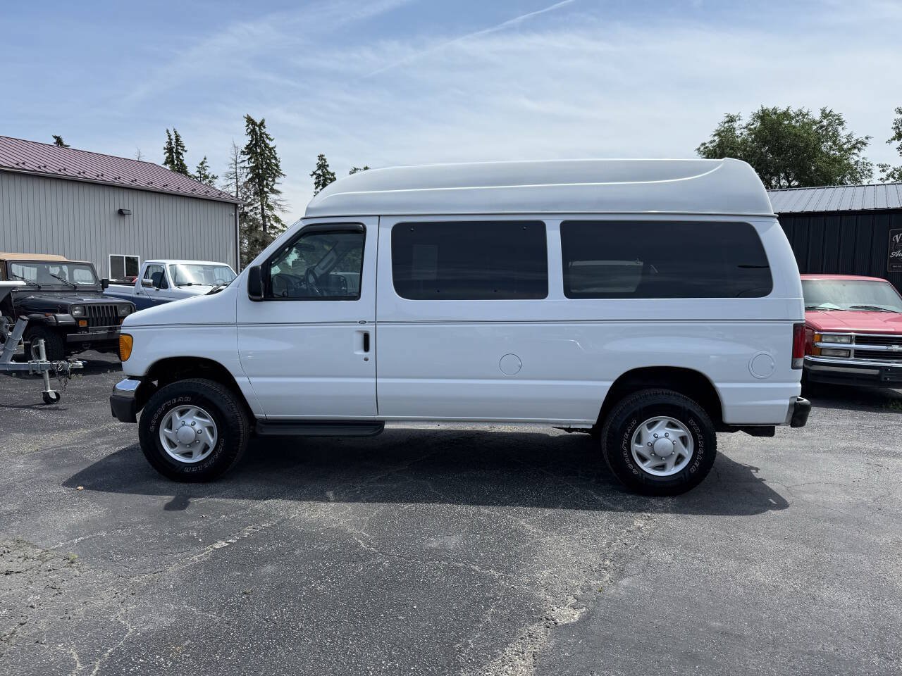 Used 2006 Ford E-350 and Econoline 350 XL RWD image 2