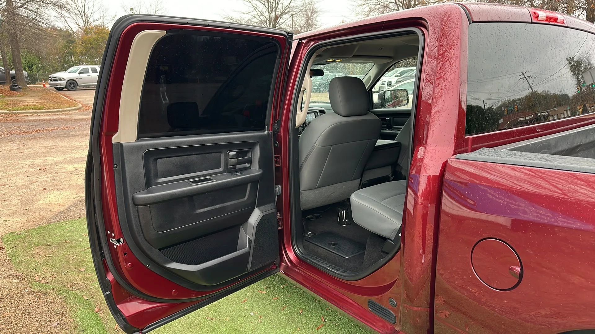 Used 2017 RAM 1500 Express image 21
