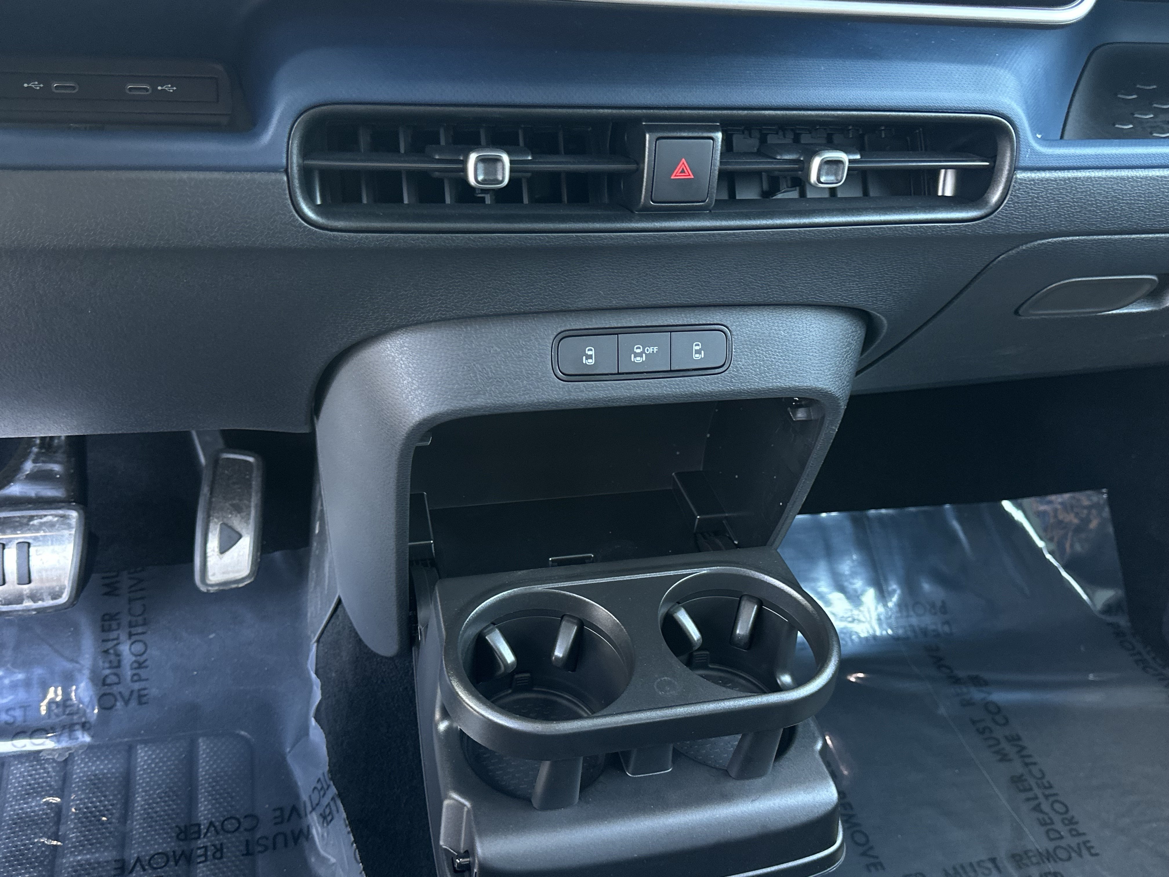 Certified 2025 Volkswagen ID. Buzz Pro S Plus AWD/4WD image 24