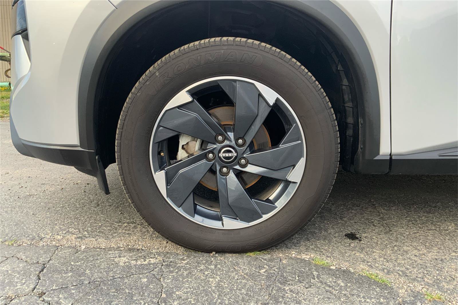 Used 2024 Nissan Rogue SV AWD/4WD image 29