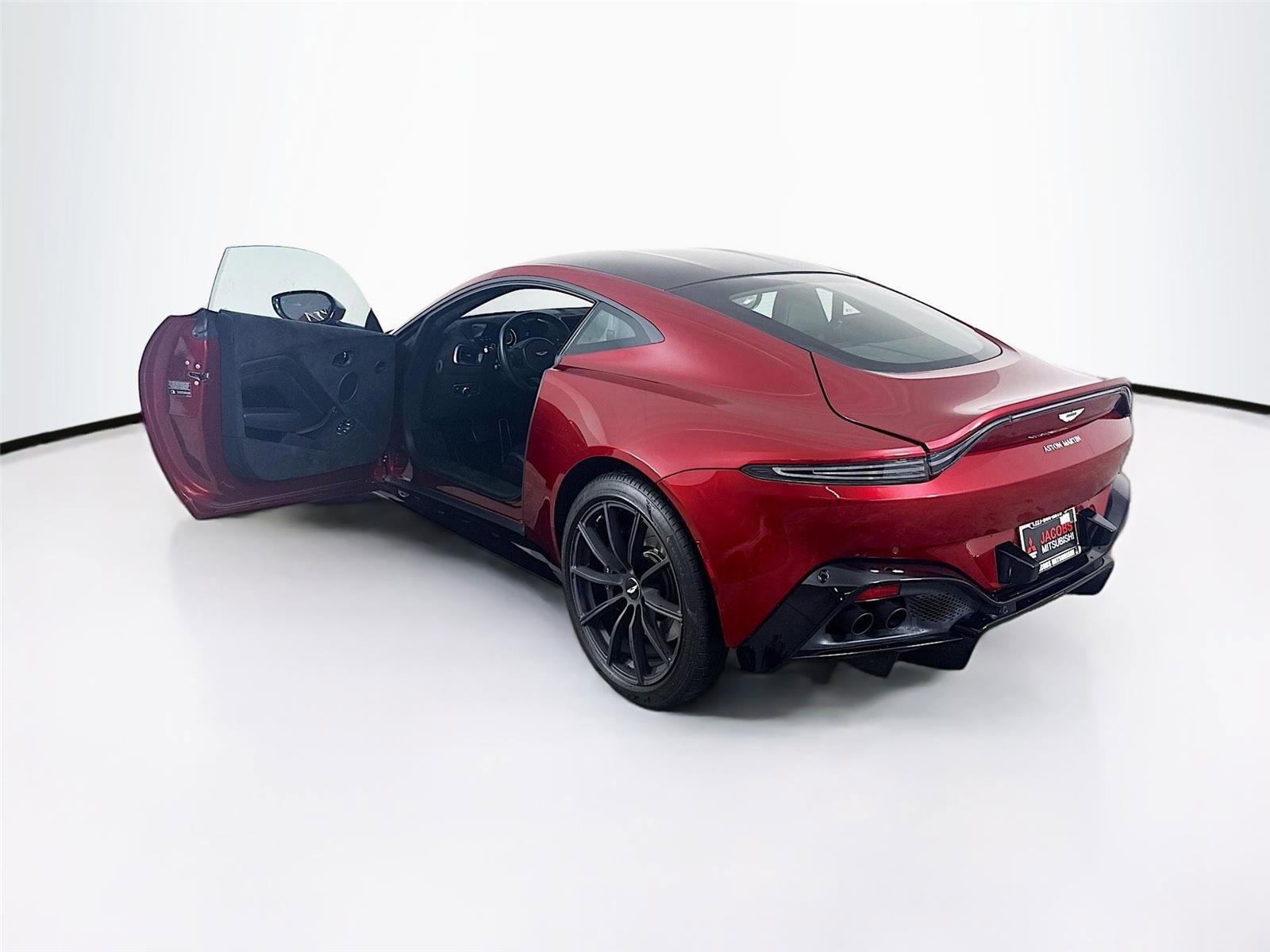 Used 2020 Aston Martin V8 Vantage Coupe RWD image 31