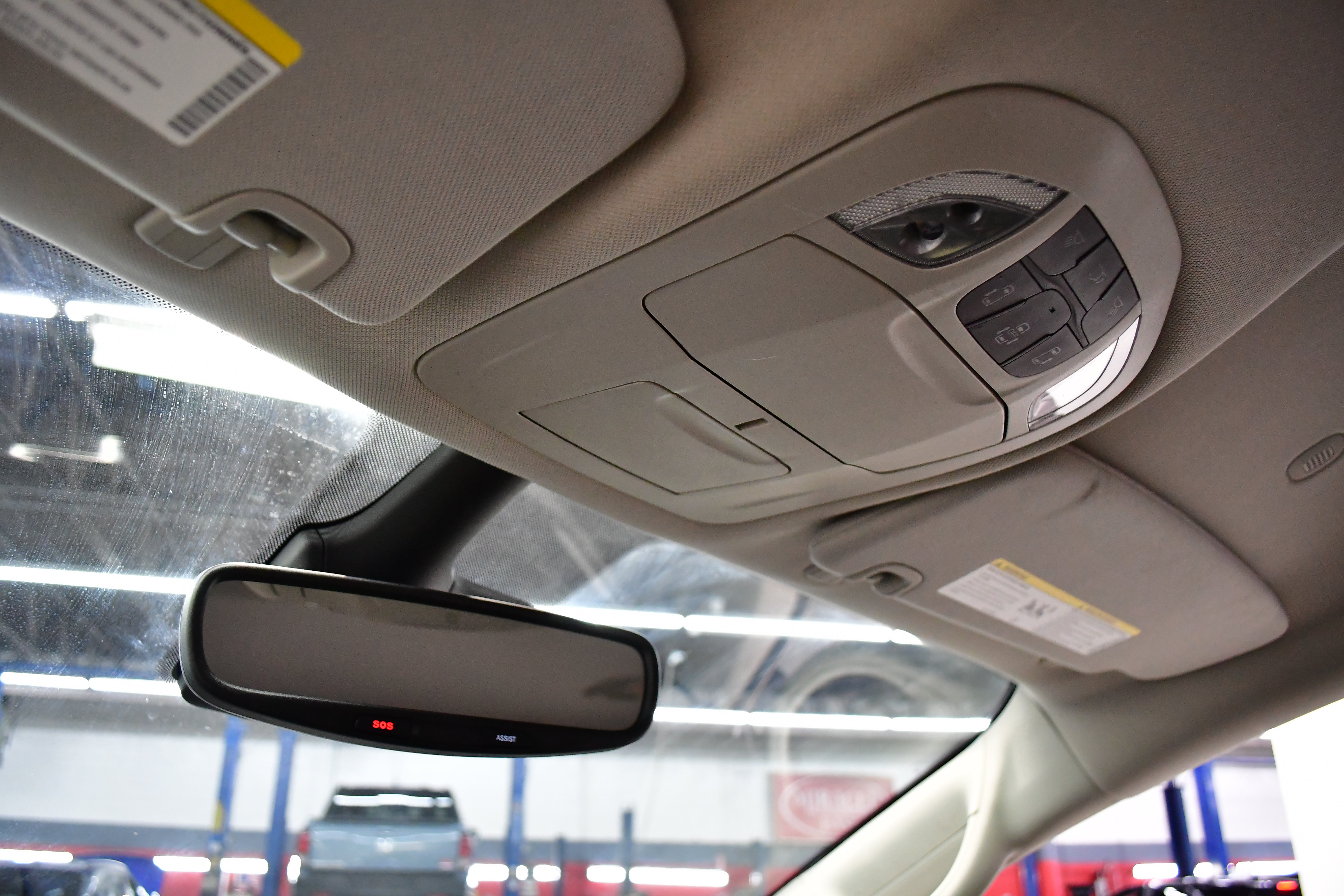 Used 2023 Chrysler Pacifica Touring-L w/ Uconnect Theater Family Group FWD image 34