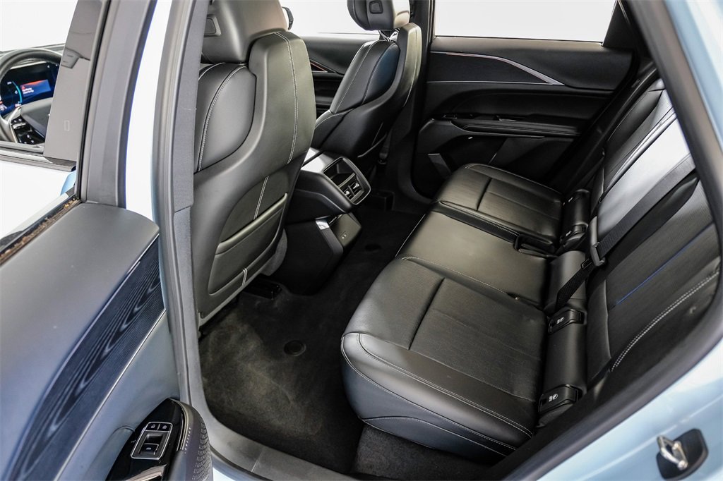 Used 2024 Cadillac Lyriq Luxury image 39