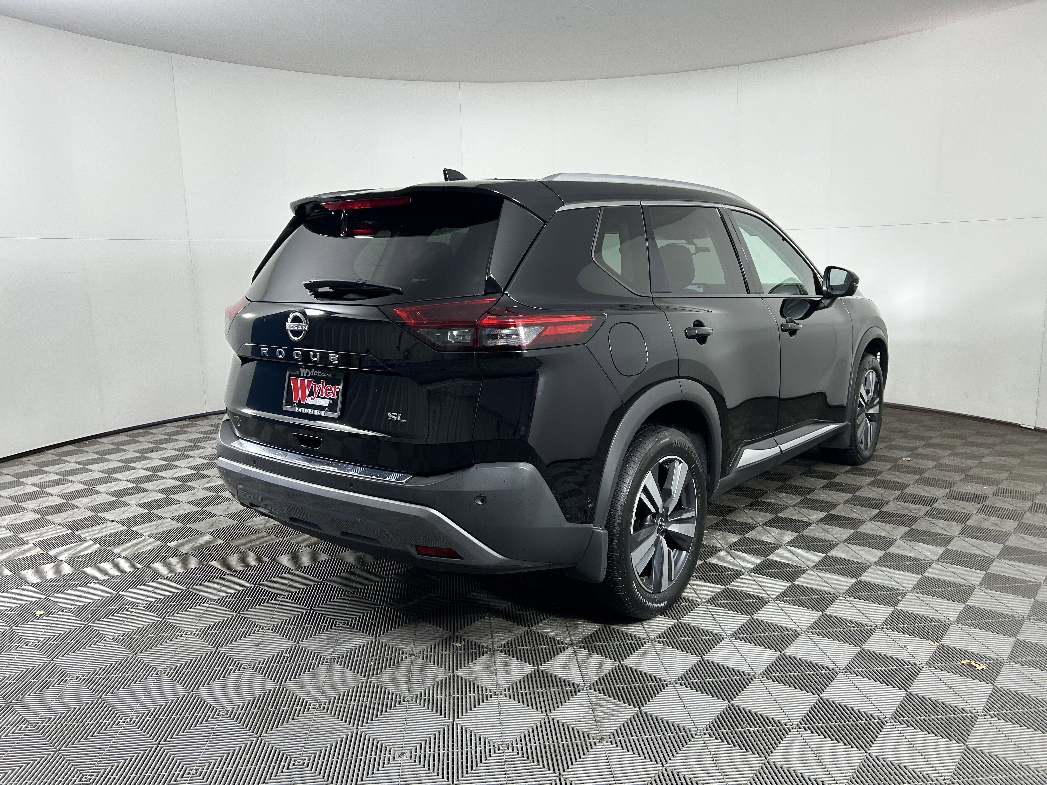 Certified 2023 Nissan Rogue SL w/ SL Premium Package image 20