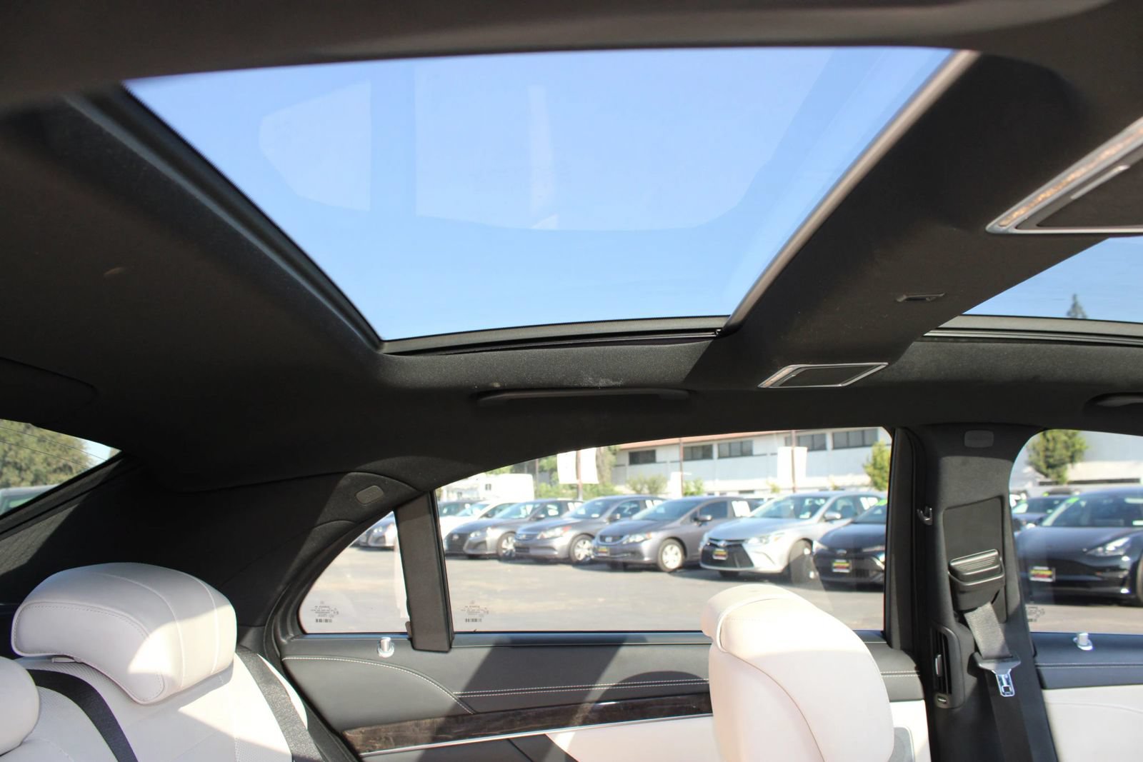 Used 2015 Mercedes-Benz S 550 Sedan image 27