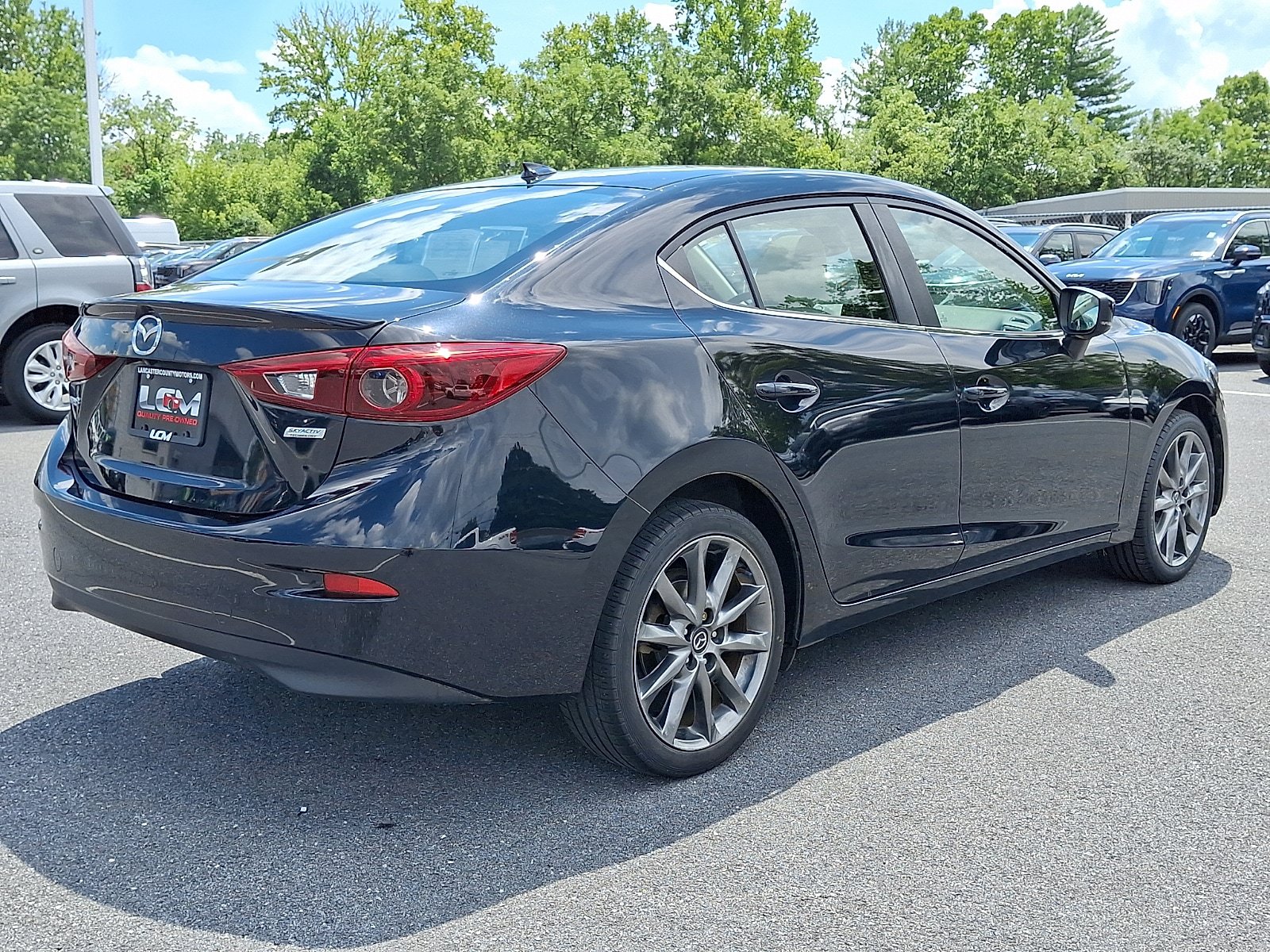 Used 2018 MAZDA MAZDA3 Grand Touring w/ Premium Equipment Package FWD image 5