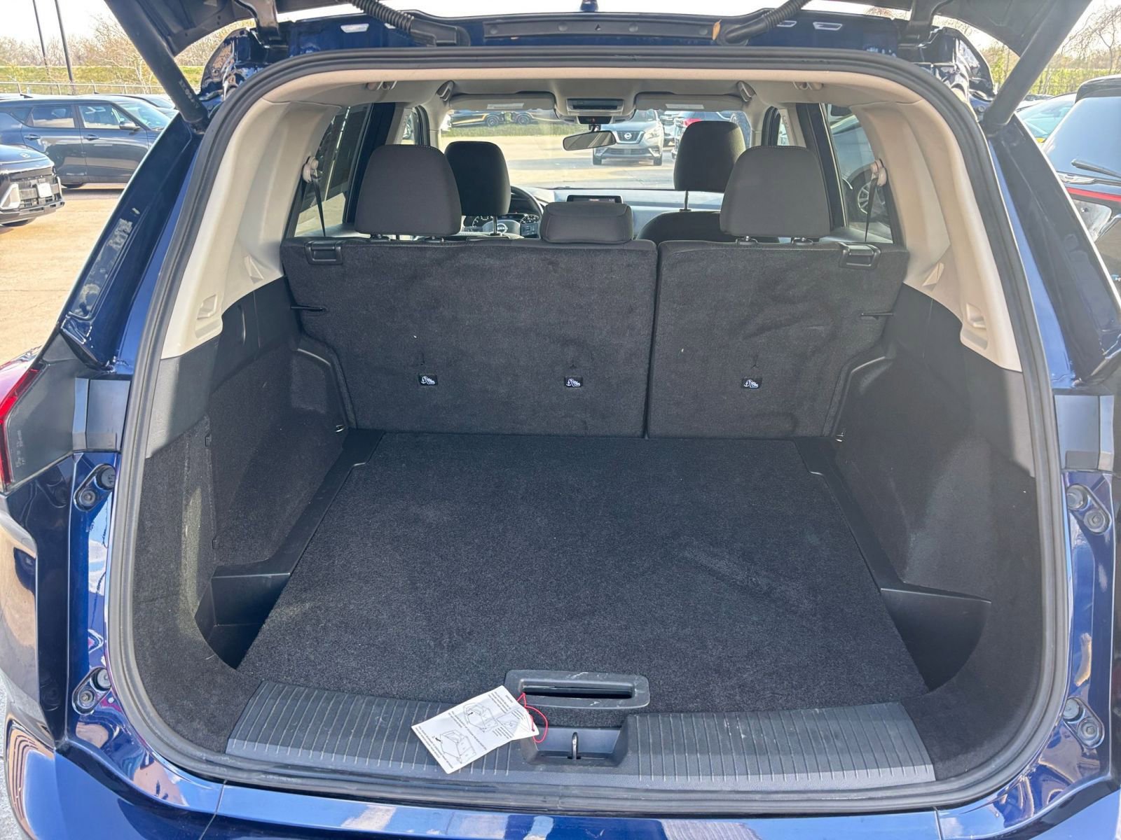Used 2025 Nissan Rogue SV FWD image 33