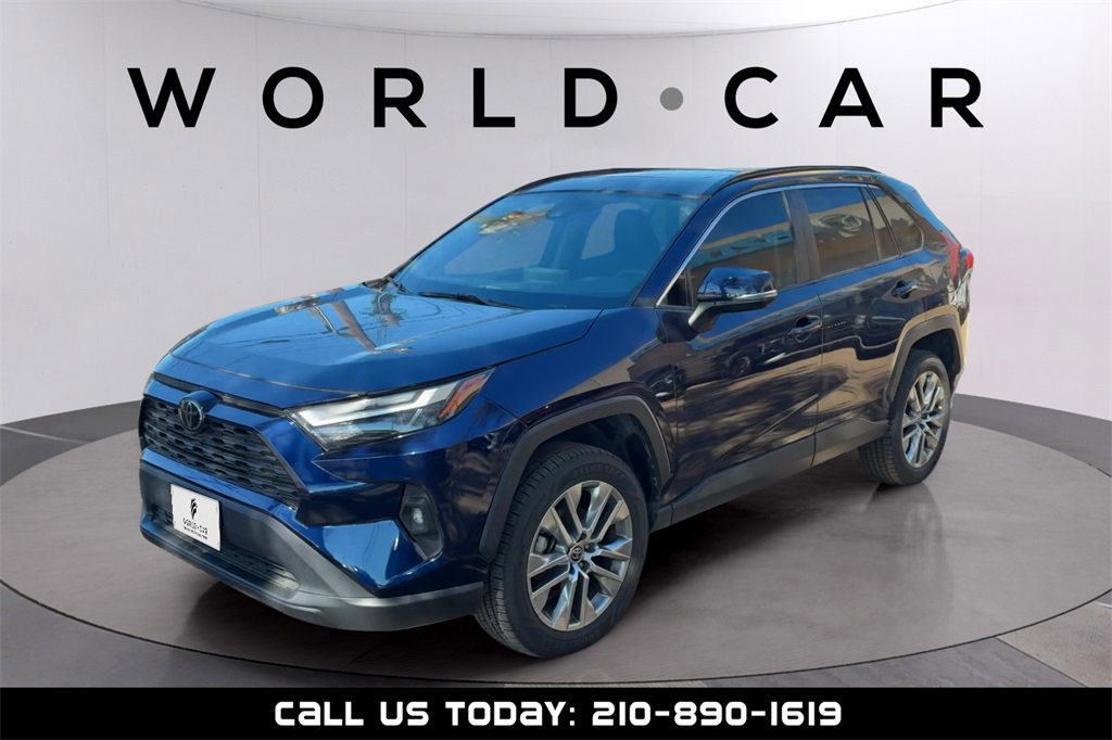 Used 2022 Toyota RAV4 XLE Premium image 7