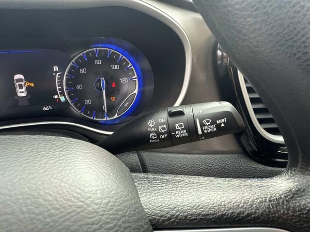 Used 2021 Chrysler Pacifica Touring image 31