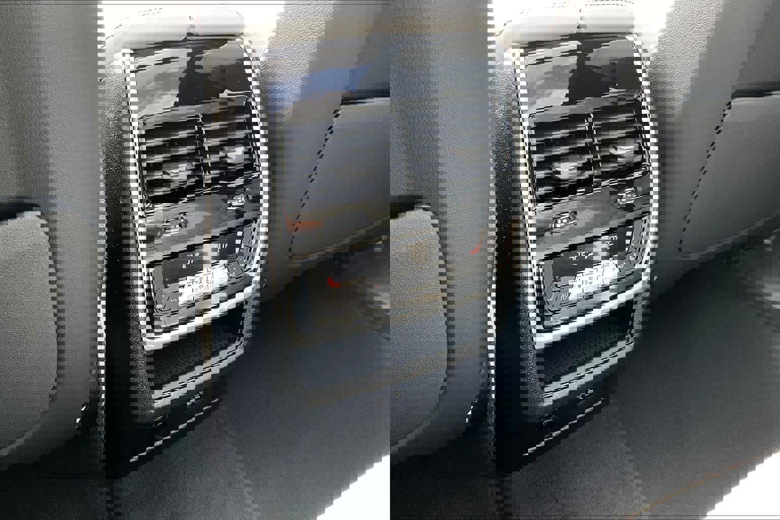 New 2026 BMW X5 sDrive40i w/ M Sport Package RWD image 17